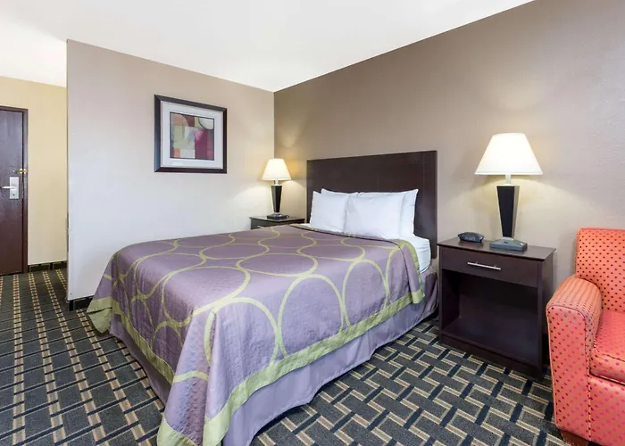 Super 8 By Wyndham East Hotel Springfield
