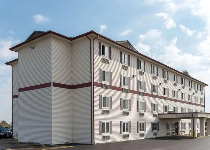 Hotel Super 8 By Wyndham East